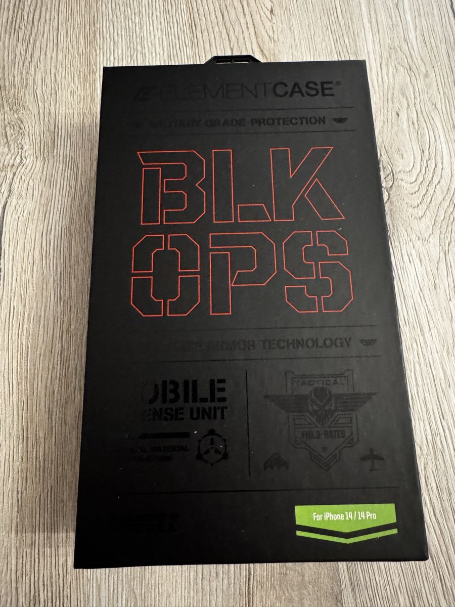 Cover & Protezioni schermo: Coque iPhone 14 /15 Pro Element Case Black Ops Neuf – Nuovo e nell'imballaggio originale da La Chaux de fonds venduto da car_f9yg