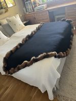 Grand Plaid/châle/cape vintage, entouré de fourrure