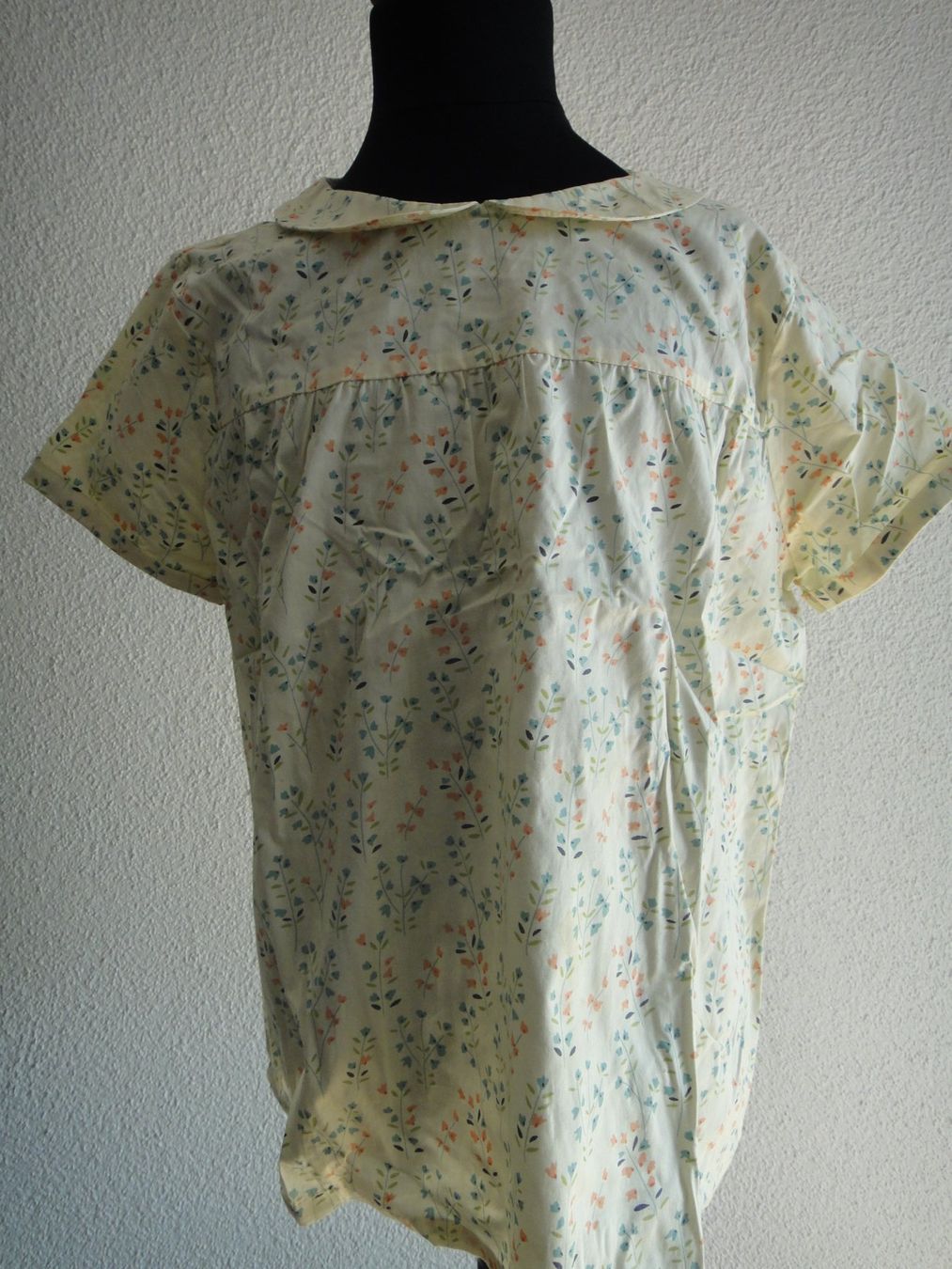 Blusen, T-Shirts & Tops: Bluse "Bonnet à Pompon" Gr. 10 Jahre – Neu (gemäss Beschreibung) aus Winterthur von LemonTree5