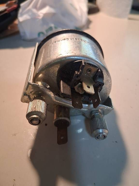 Tutti pezzi di ricambio auto: Manometro temperatura VDO Temperaturanzeige – Usato da Savosa venduto da alloshop 1
