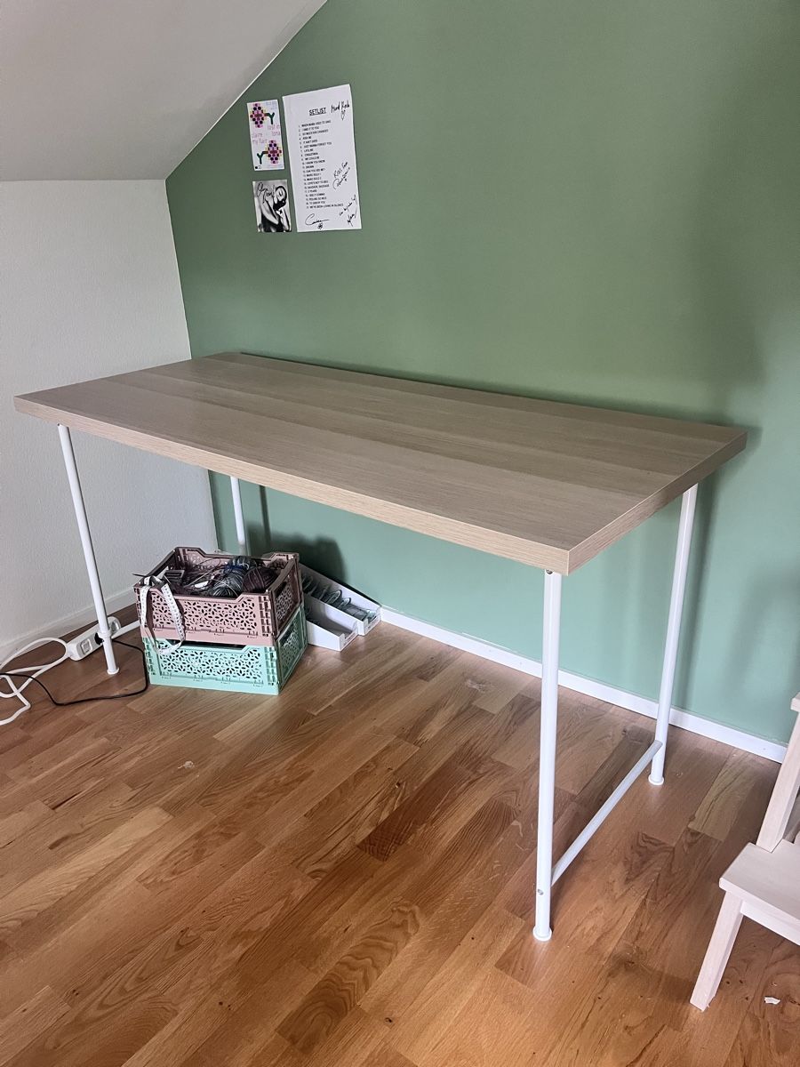 Ikea Scrivanie: Tisch – Nuovo (secondo la descrizione) da Brugg AG venduto da rik_n8lp
