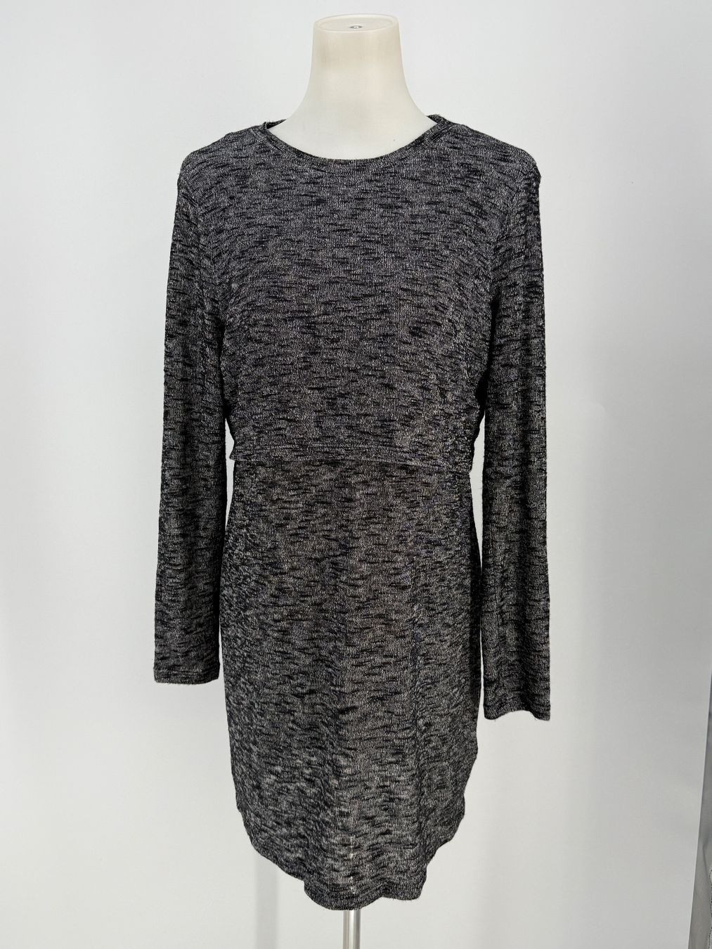 H&M Robes: Strickkleid Gr. 42 von H&M – D'occasion à Auenstein par moin.