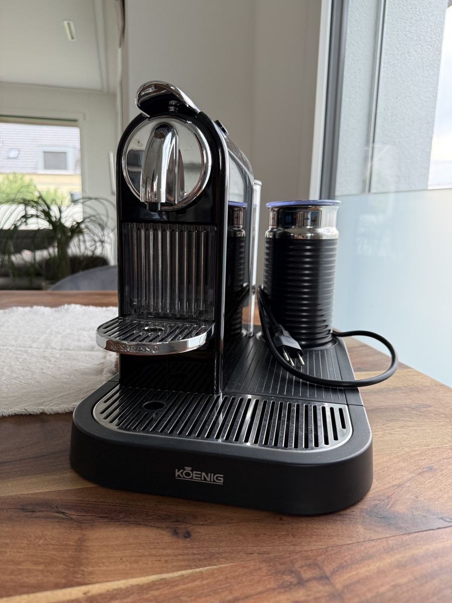 Nespresso Macchine per caffè & Macchine per espresso: Nespresso Kaffeemaschine – Usato da Wilen b. Wollerau venduto da N_C