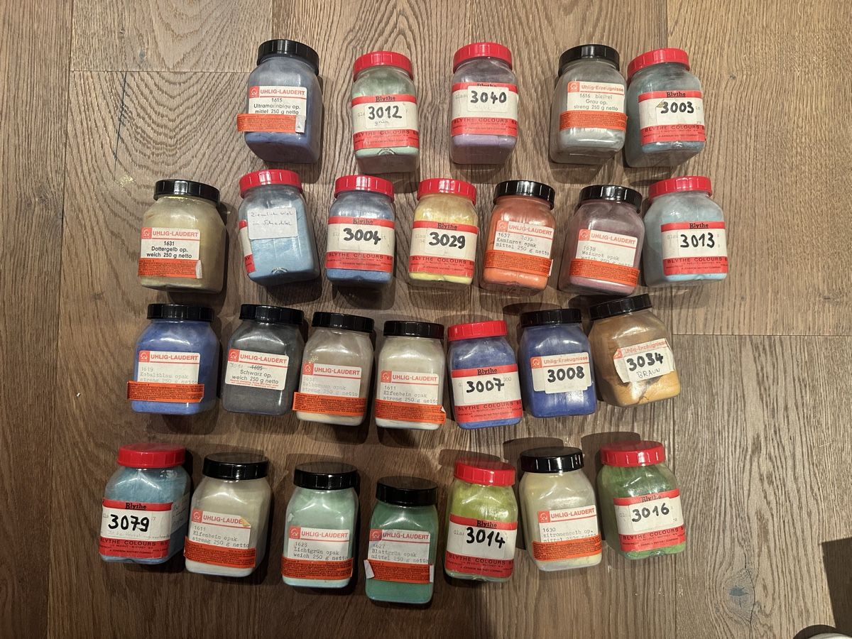 Colori: Emaille Schmuckemail uhlig – Usato da Miège venduto da GenuineY