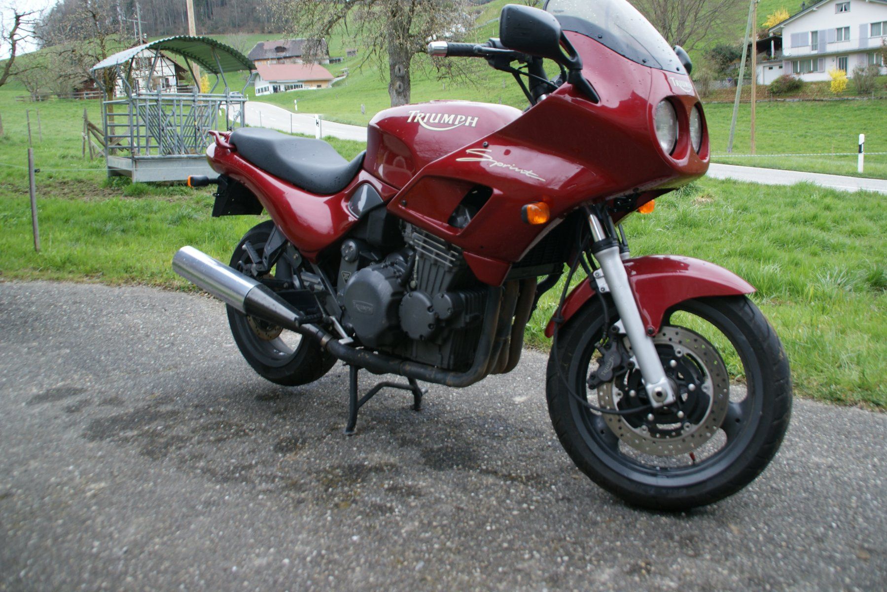Triumph Touring: Triumph Trident 900 Sprint – D'occasion à Gettnau par Cidor