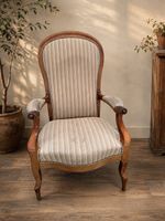 Sessel, gestreifter Bezug, Holzgestell, ordentlicher Zustand