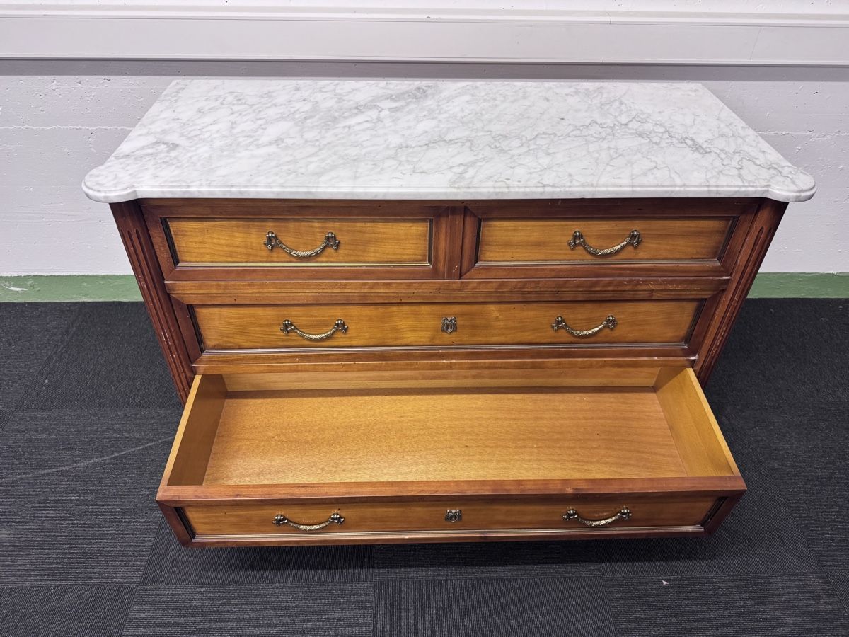 Cassettiere: Antike Kommode mit Marmorplatte, 115cm x 46cm – Usato da Bern venduto da samryan 6