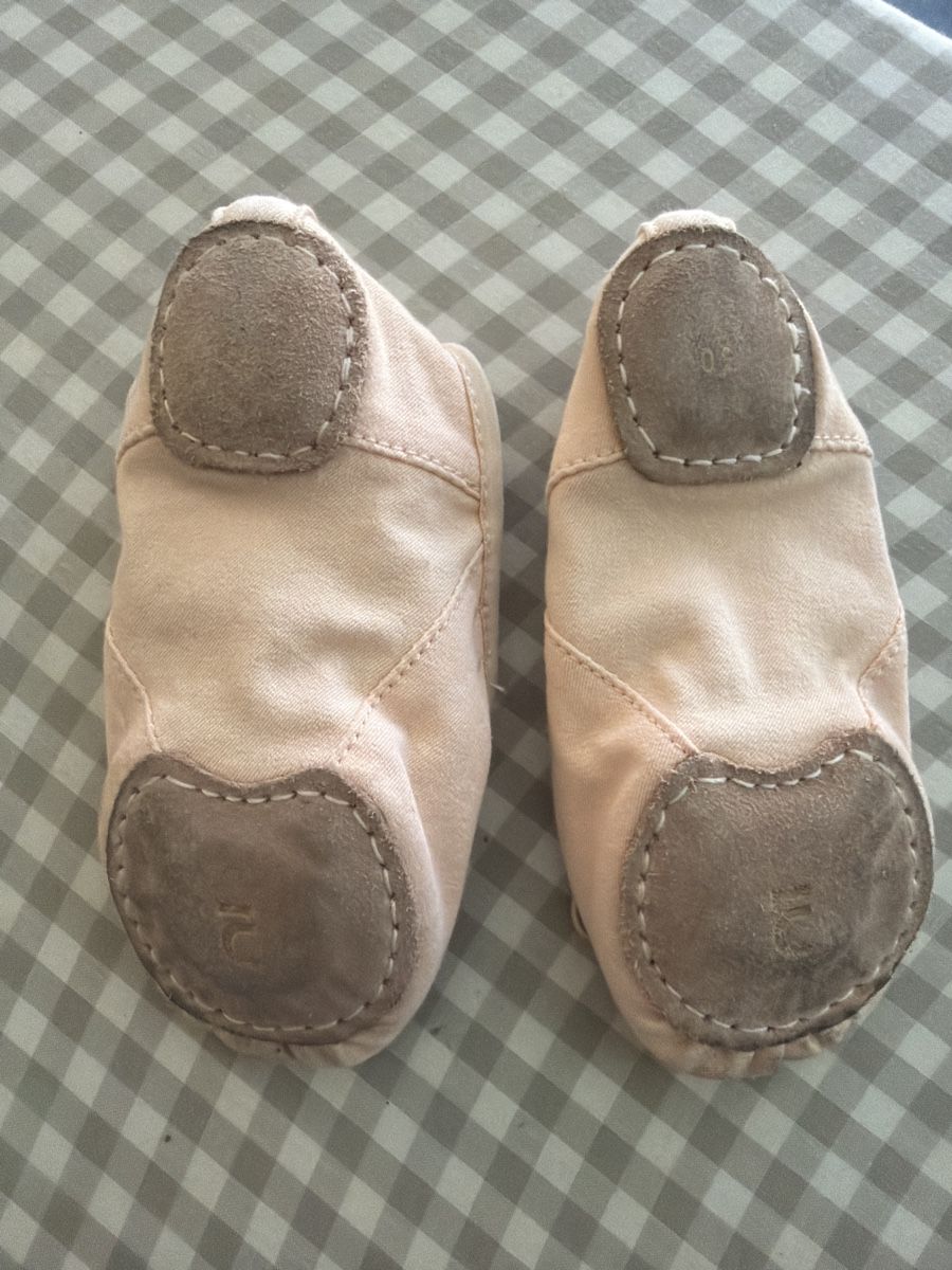 Decathlon Scarpe per ragazze: Ballettschuhe Decathlon, gr 29-30 – Usato da Wettswil venduto da piolla 2