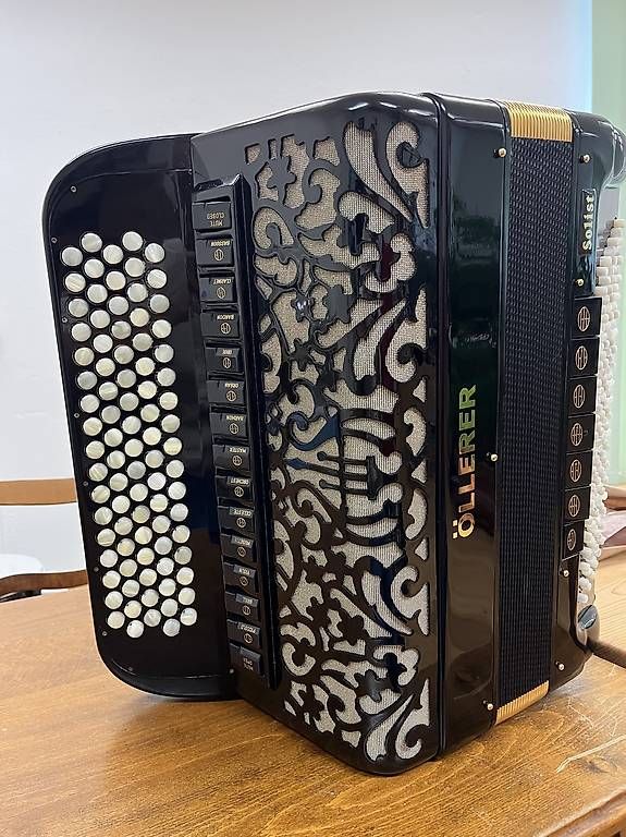 Musikinstrumente: Akkordeon Öllerer Solist V – Gebraucht aus Siebnen von Handorganist 3