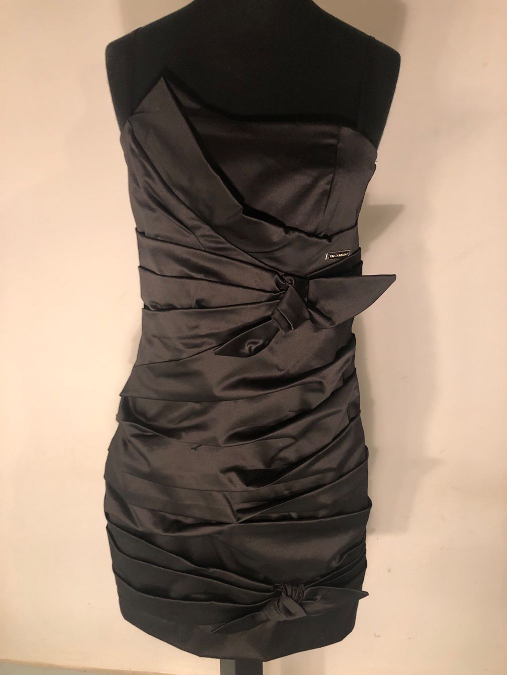 Kleider: Abendkleid – Gebraucht aus Bern von secondhand_and_more