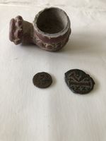 Lot best. aus antiker Tonpfeife & Münzen Periode 0-300 u.Z.