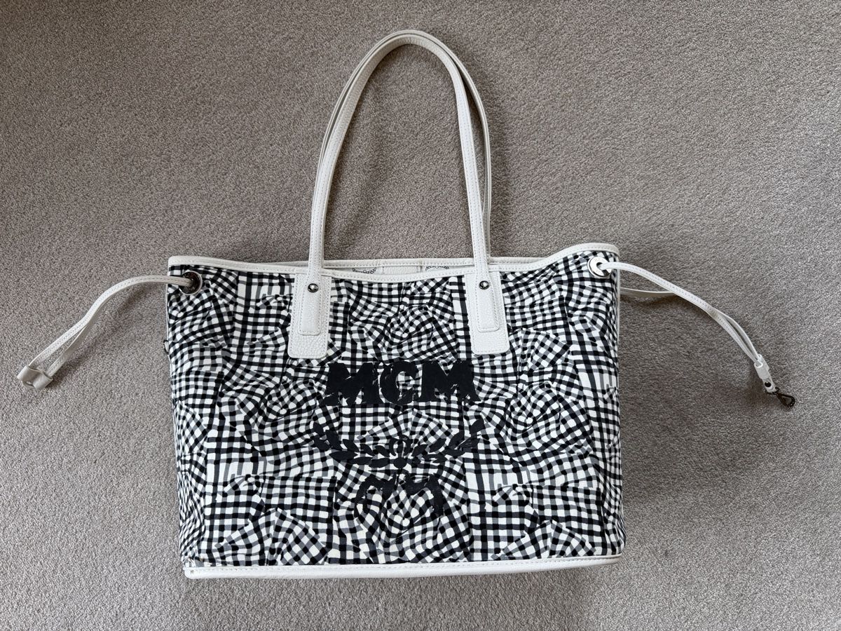 Mcm Borse: MCM Tasche Liz, Medium, reversible, weiss – Nuovo (secondo la descrizione) da Zollikon venduto da into-the-west 6