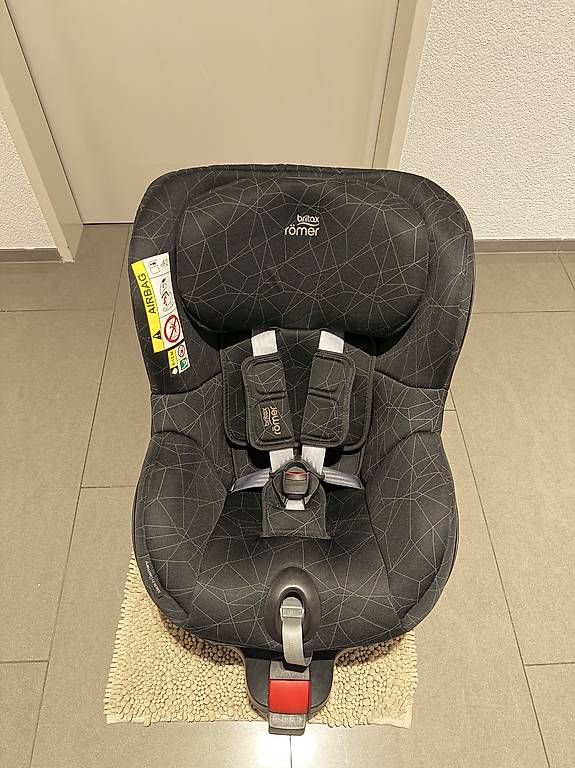 Britax Römer Seggiolini per auto: Britax Römer Dualfix i-Size – Usato da Wetzikon ZH venduto da Masterk 1