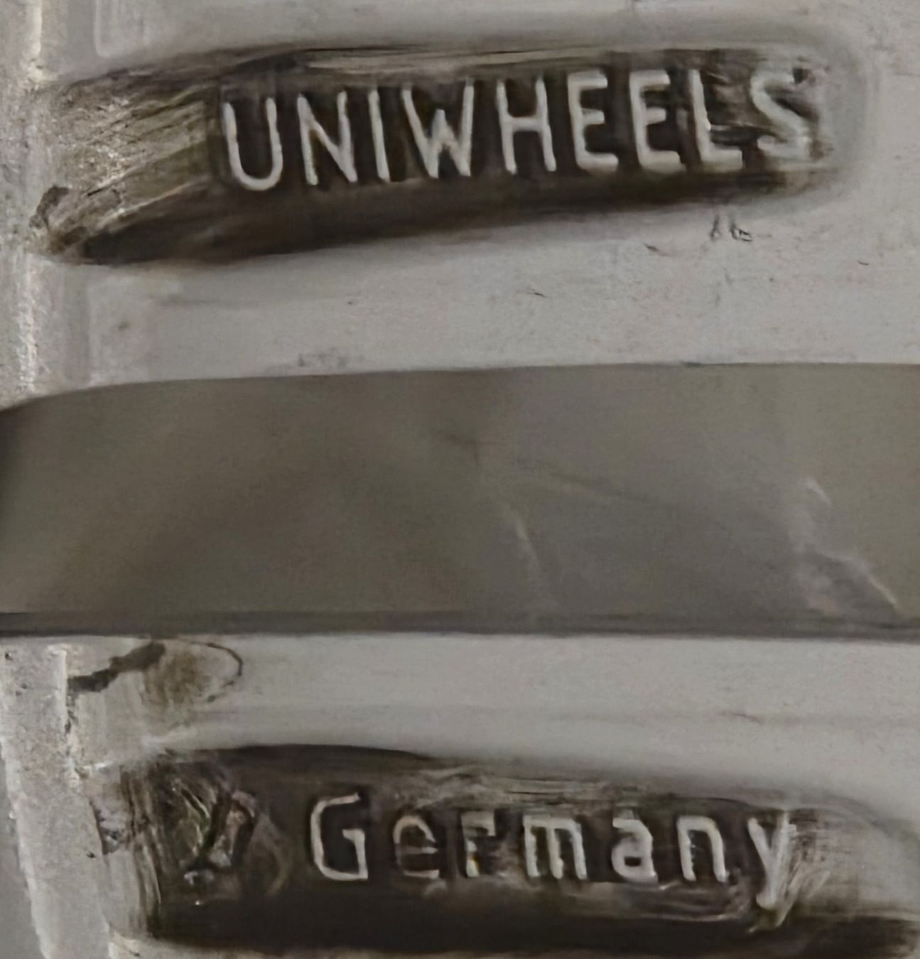 Cerchioni: Aluminiumfelgen Uniwheels Germany – Usato da Wängi venduto da cowmiau 5