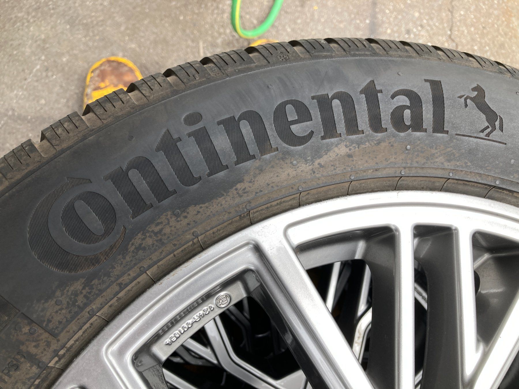 Audi Pneumatici & Ruote complete: 255/55R19 Winterräder Audi e-tron – Usato da Cham venduto da WB2223 5