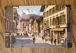 belebte Marktgasse in Interlaken