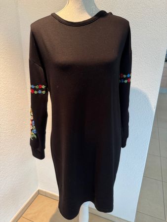Kleid mit schöner Stickerei Gr. S-M schwarz