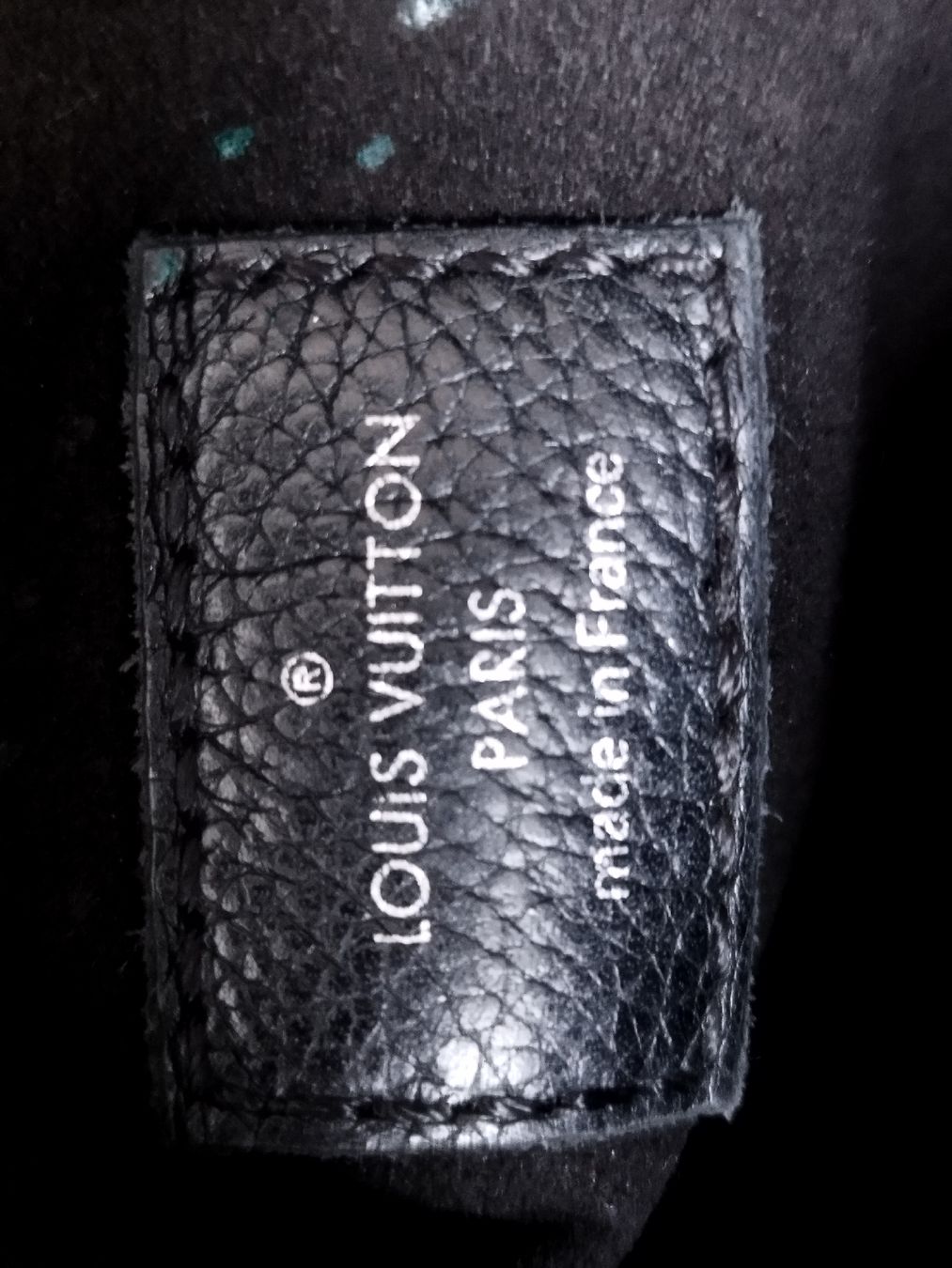 Louis Vuitton Taschen für Damen: Louis Vuitton Lock Me  Black Leather Shoulder Bag, stylish! – Gebraucht aus Silvaplana von gin_h6nz 4