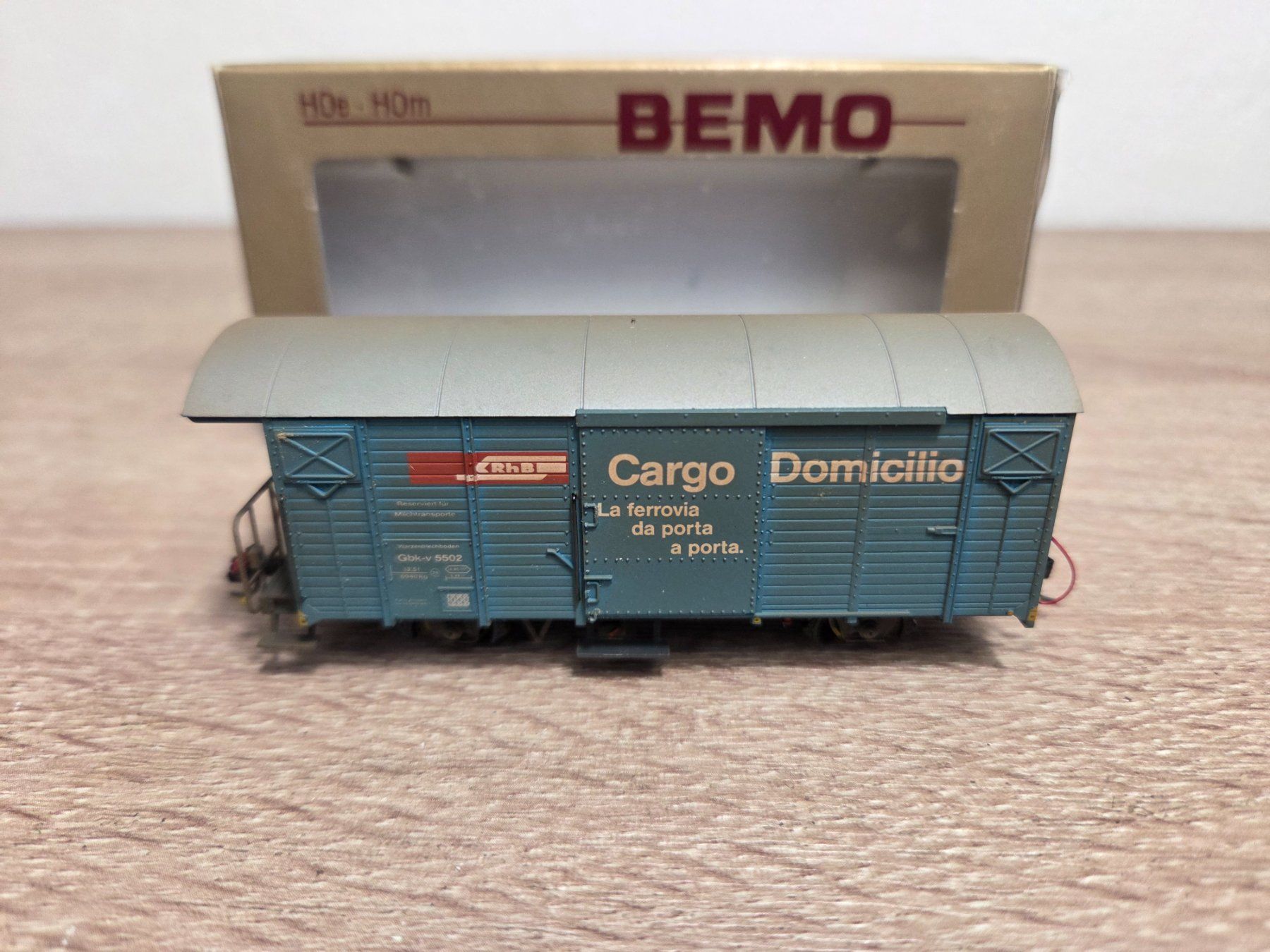Bemo Modelleisenbahnen: Bemo 7482.100 Güterwagen Cargo RhB H0m – Gebraucht aus St-Aubin-Sauges von Lo_Go
