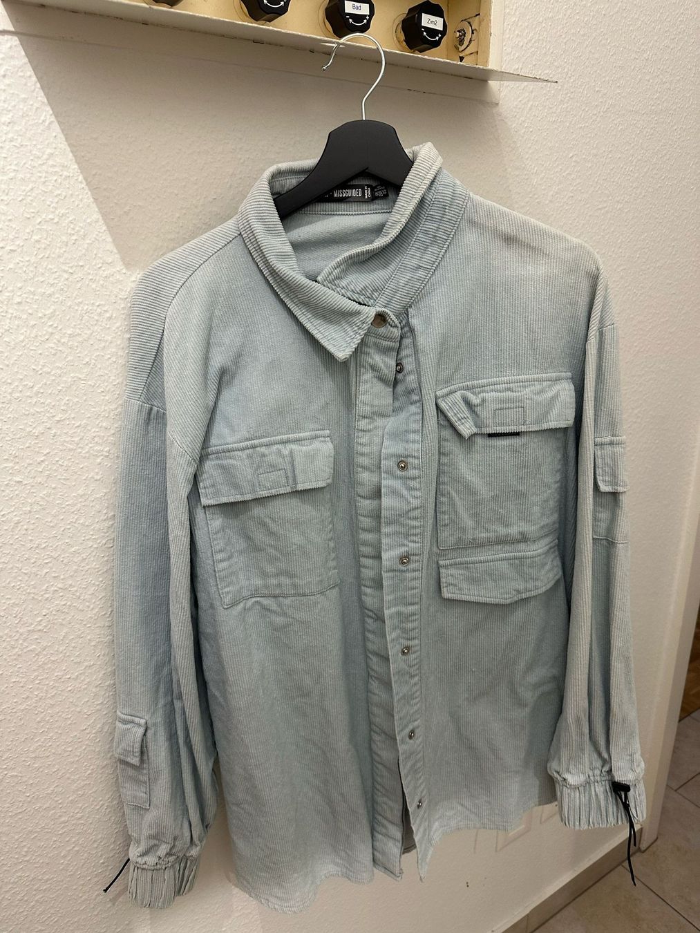 Giacche: Missguided Cord Hemdjacke, hellblau, Gr. 38 – Nuovo (secondo la descrizione) da Sissach venduto da Siraiwan