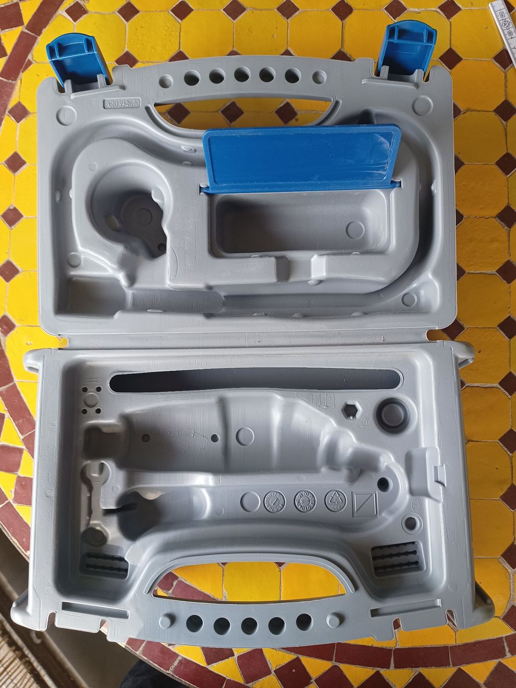 Dremel Alle Werkzeuge: Box for Dremel Model 300 – Gebraucht aus Onex von johnca
