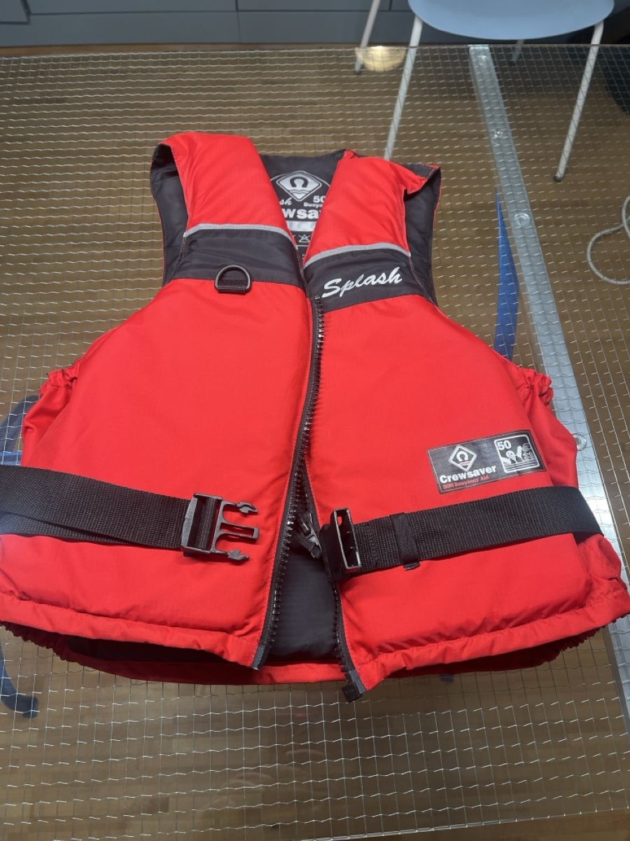 Giubbotti di salvataggio: Kinderschwimmweste – Usato da Bremgarten b. Bern venduto da feusischule