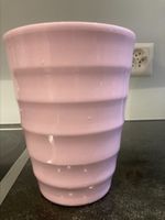 Blumenvase hellrosa gerippt gebraucht guter Zustand