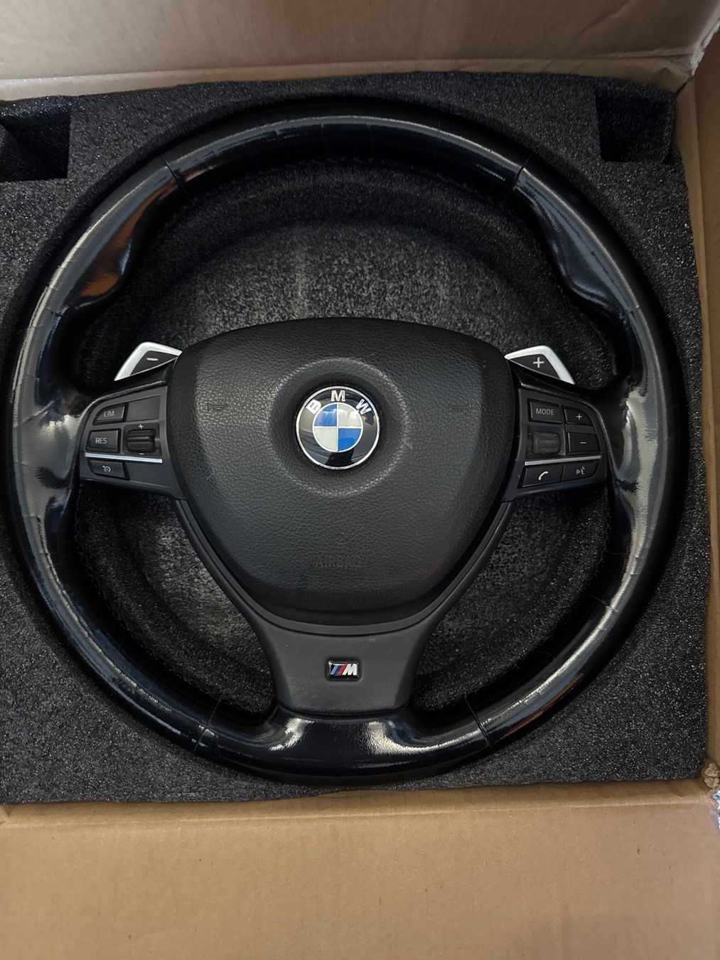 Tutti pezzi di ricambio auto: BMW M Sport Lenkrad mit Multifunktion – Usato da Dübendorf venduto da Premium-Cars