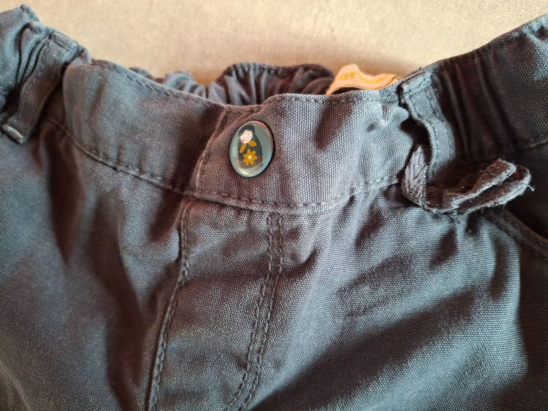 Vertbaudet Pantaloni: Hose von Vertbaudet Gröse114 – Usato da Wiesendangen venduto da troawus 2