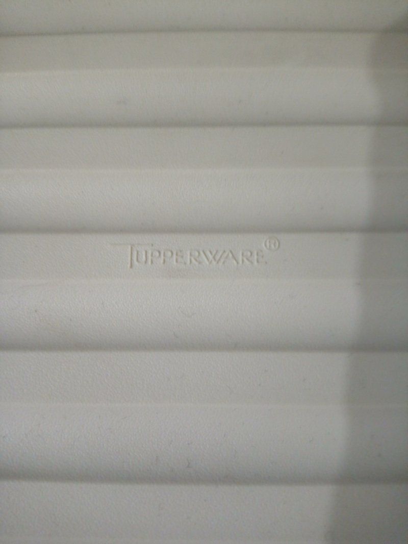 Tupperware Contenitori & Simili: 2tlg. TUPPERWARE Brotbehälter - Set Laibwächter / BreadSmart – Usato da Werdenberg venduto da EXA-Secondhand 3