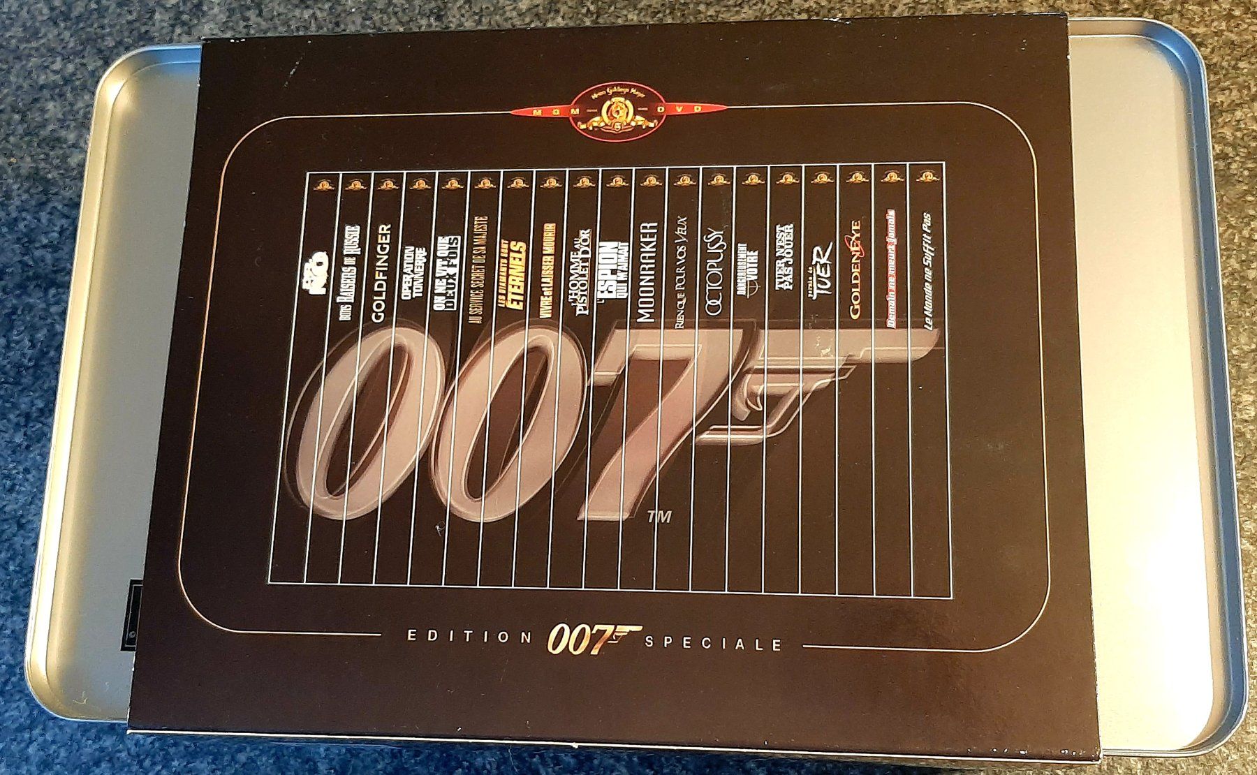 Tutti i DVDs: Coffret DVD  James Bond – Usato da Montet (Glâne) venduto da KOADA 2