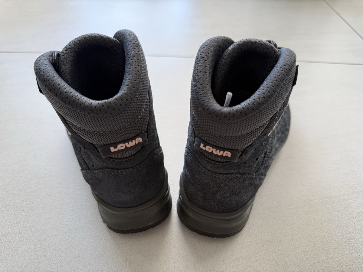 Lowa Scarpe da donna: Wanderschuhe LOWA Gore-Tex Grösse 39 dunkelblau – Usato da Oberdorf NW venduto da Yomo1 3