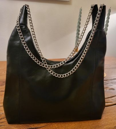 Tasche mit Kettenhenkel