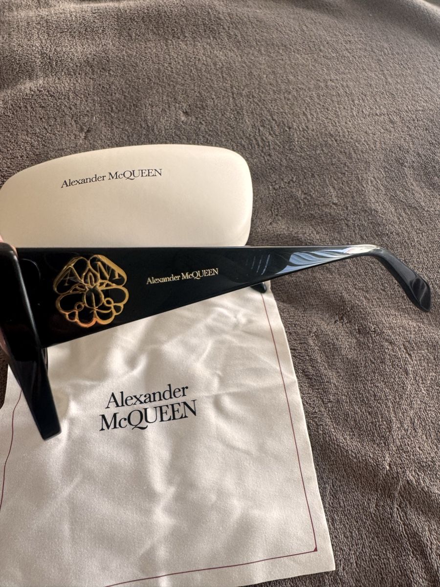 Alexander Mcqueen Brillen & Gläser: Alexander McQueen Sonnenbrille NEU – Neu und originalverpackt aus Pfäffikon SZ von EMMA0111 3