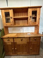 Schrank aus Massivholz