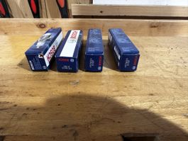 4x Zündkerzen BOSCH FR7NI33 für Ford, Subaru, Volvo und Land