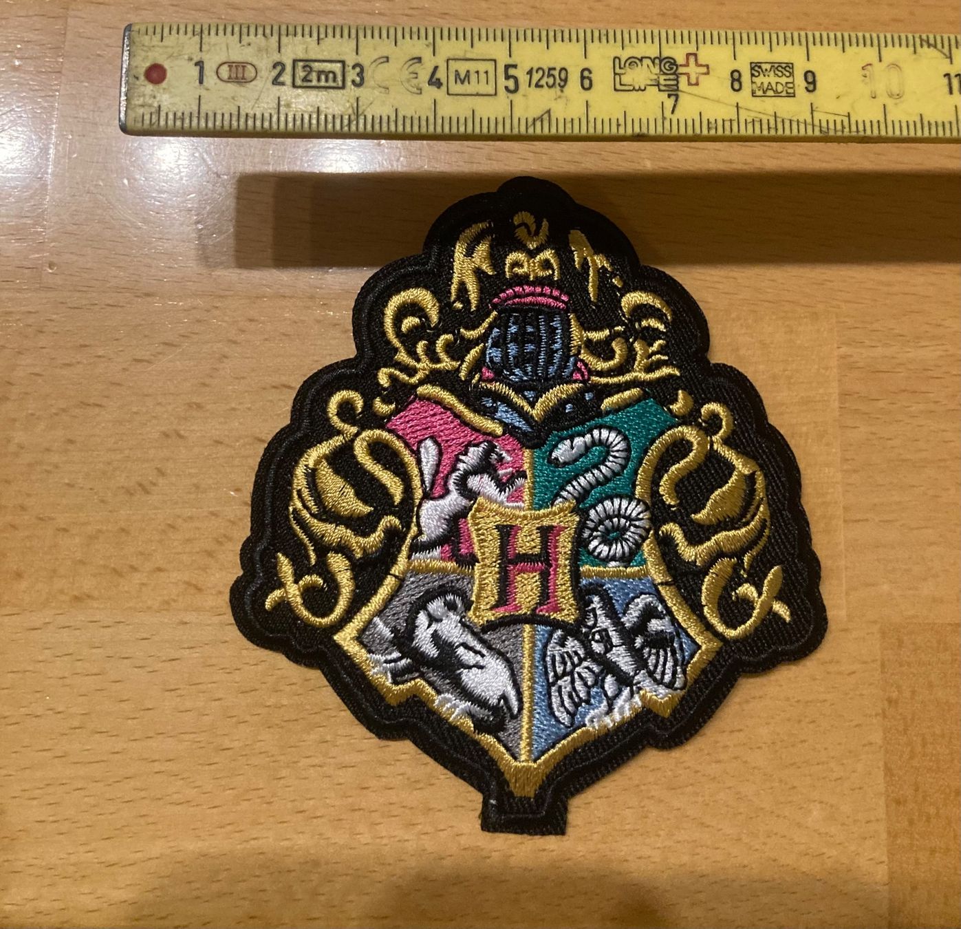 Toppe: Harry Potter - Hogwarts Crest Schule Patch Sticker Aufnäher – Nuovo (secondo la descrizione) da Horn venduto da abutre72