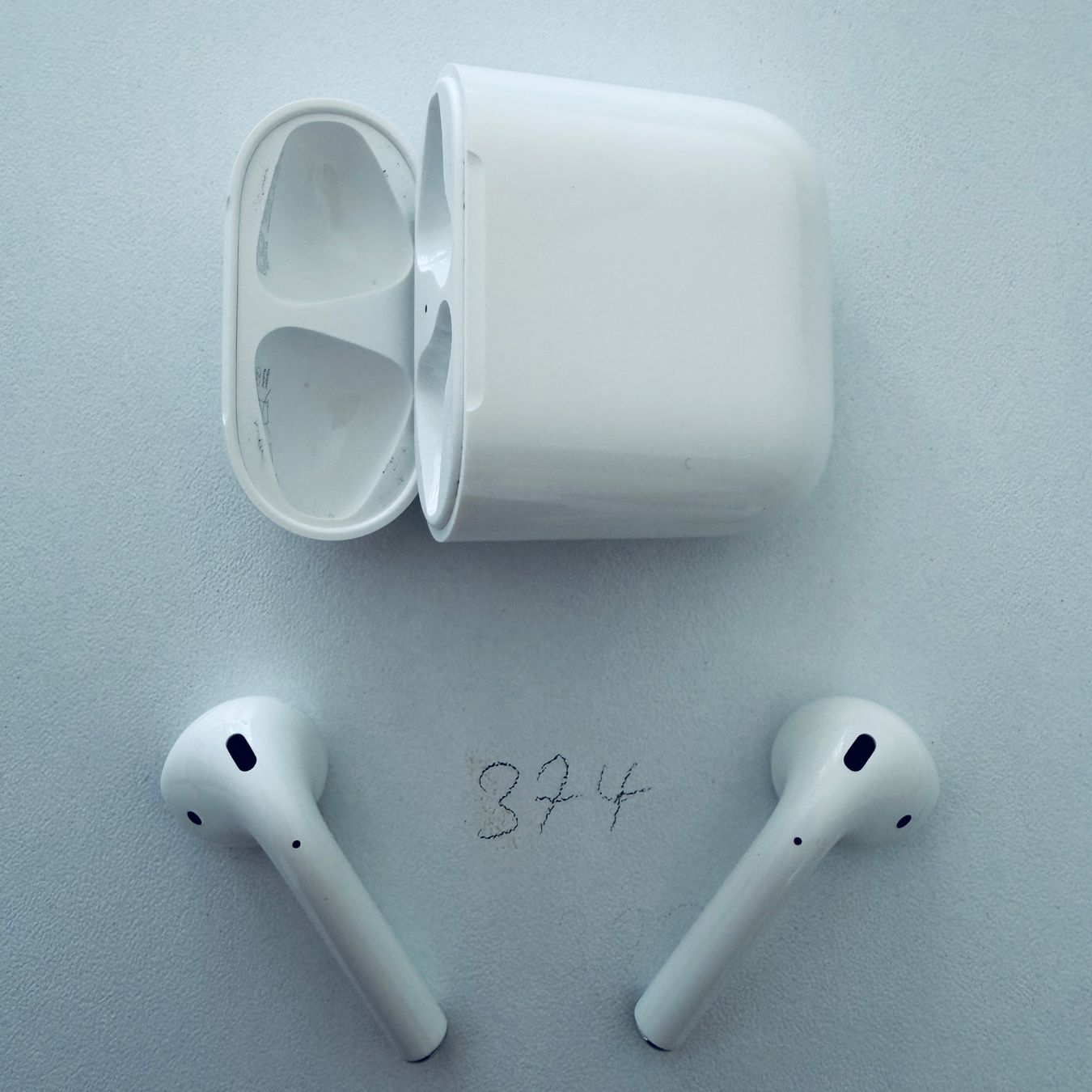 Apple Kopfhörer: Original Apple AirPods 2 Gen. Wireless Kopfhörer & Case – Gebraucht aus Basel von MY.AIRPODS.SHOP 2
