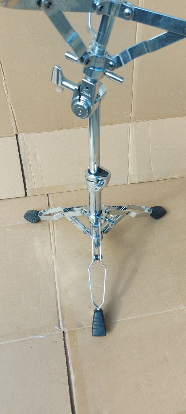 Strumenti musicali: Pearl Snarständer neuwertig – Nuovo (secondo la descrizione) da Glattbrugg venduto da Swissmusik 1