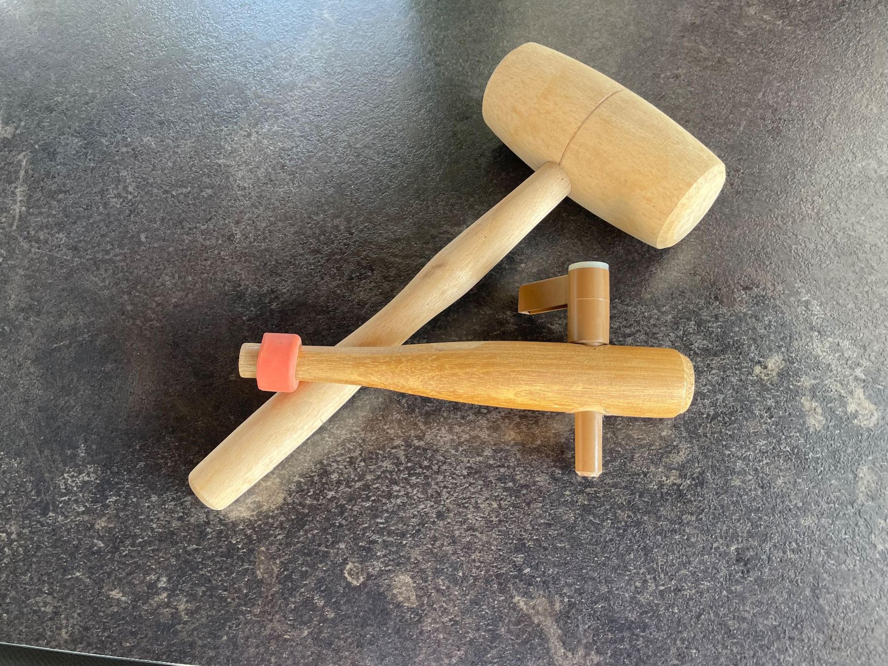 Alle Werkzeuge: original Zapfhahn und Holzhammer – Gebraucht aus Eiken von garanoiri 3