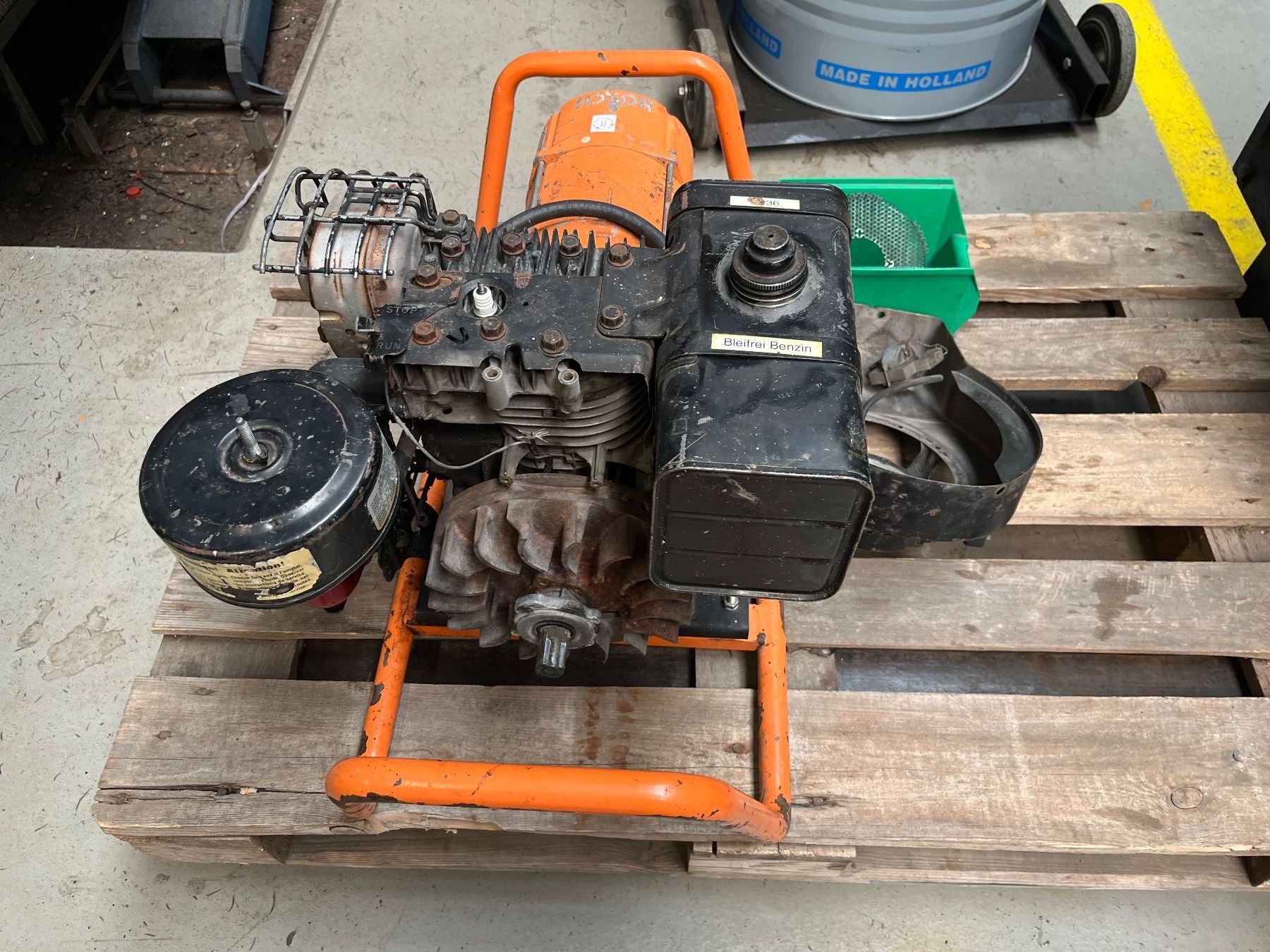 Bosch Stromgeneratoren: Stromaggregat Bosch – Defekt aus Buchs SG von iveco9470 1