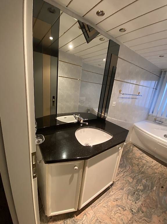 Mobili per bagno: Badezimmer Möbeln mit Spiegel  – Usato da Zürich venduto da odar66