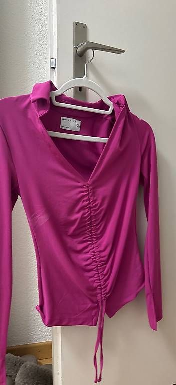 Maglioni & Felpe: Schönes Langarm Shirt  – Usato da Bolligen venduto da arg_v256