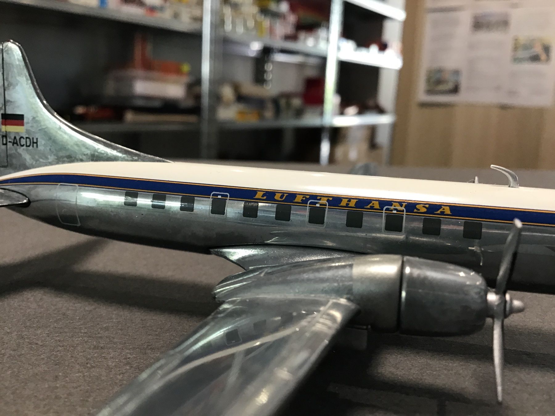 Lufthansa Kit di modellismo & Modellini statici: Lufthansa Flugzeug Modell CONVAIR 440 1:200 – Nuovo (secondo la descrizione) da Männedorf venduto da Modell-Spezialisten 2