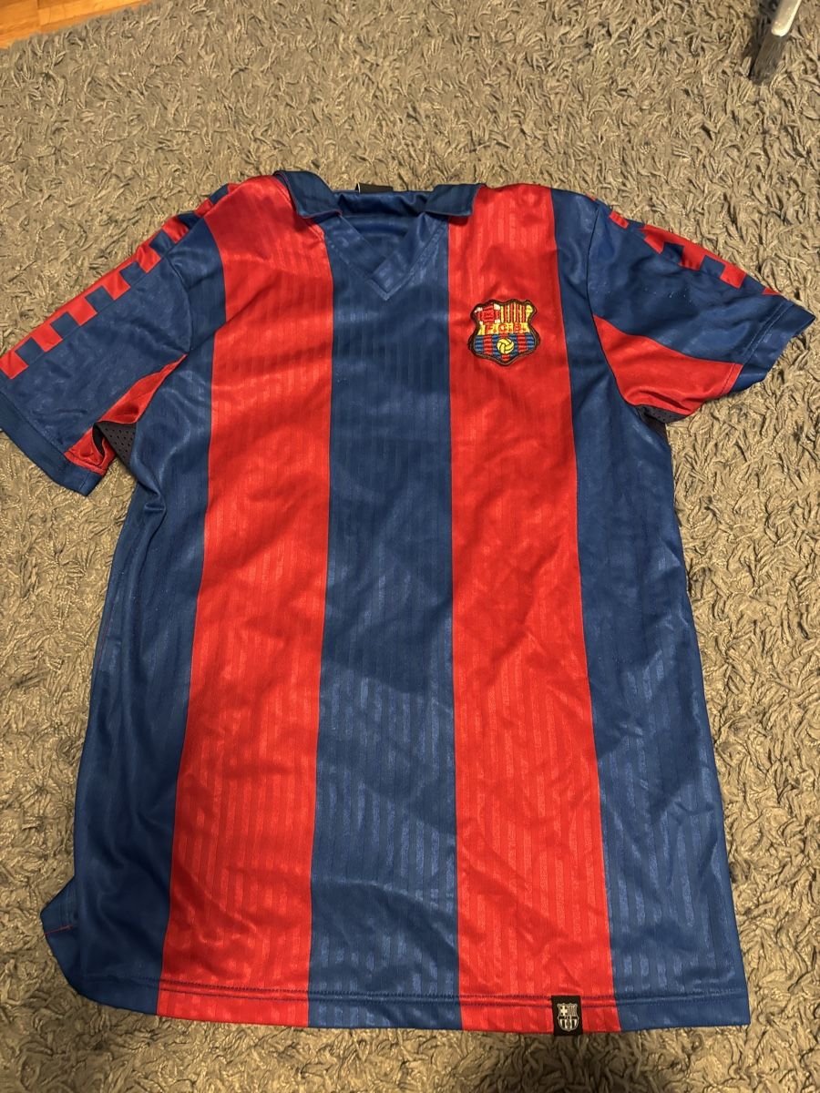 FC Barcelona Canottiere & Pantaloni: Fussballtrikot – Usato da Schwerzenbach venduto da rea_bh9k