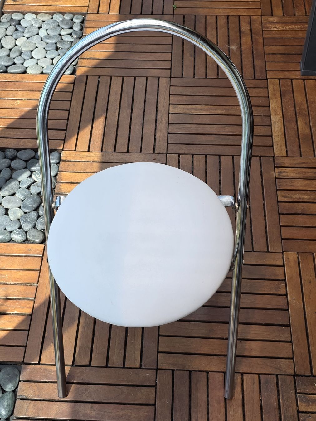 Sedie: Folding chair metal frame white seat. – Nuovo (secondo la descrizione) da Hinwil venduto da Ehretstock8