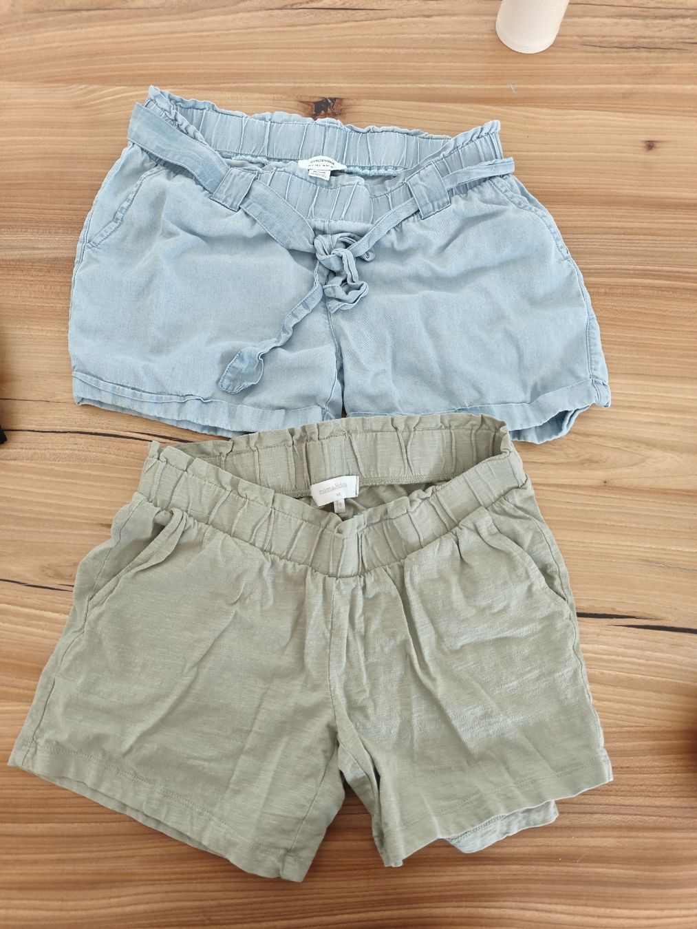 Hosen: 2 Maternity Shorts, size XS – Gebraucht aus Forch von josoha