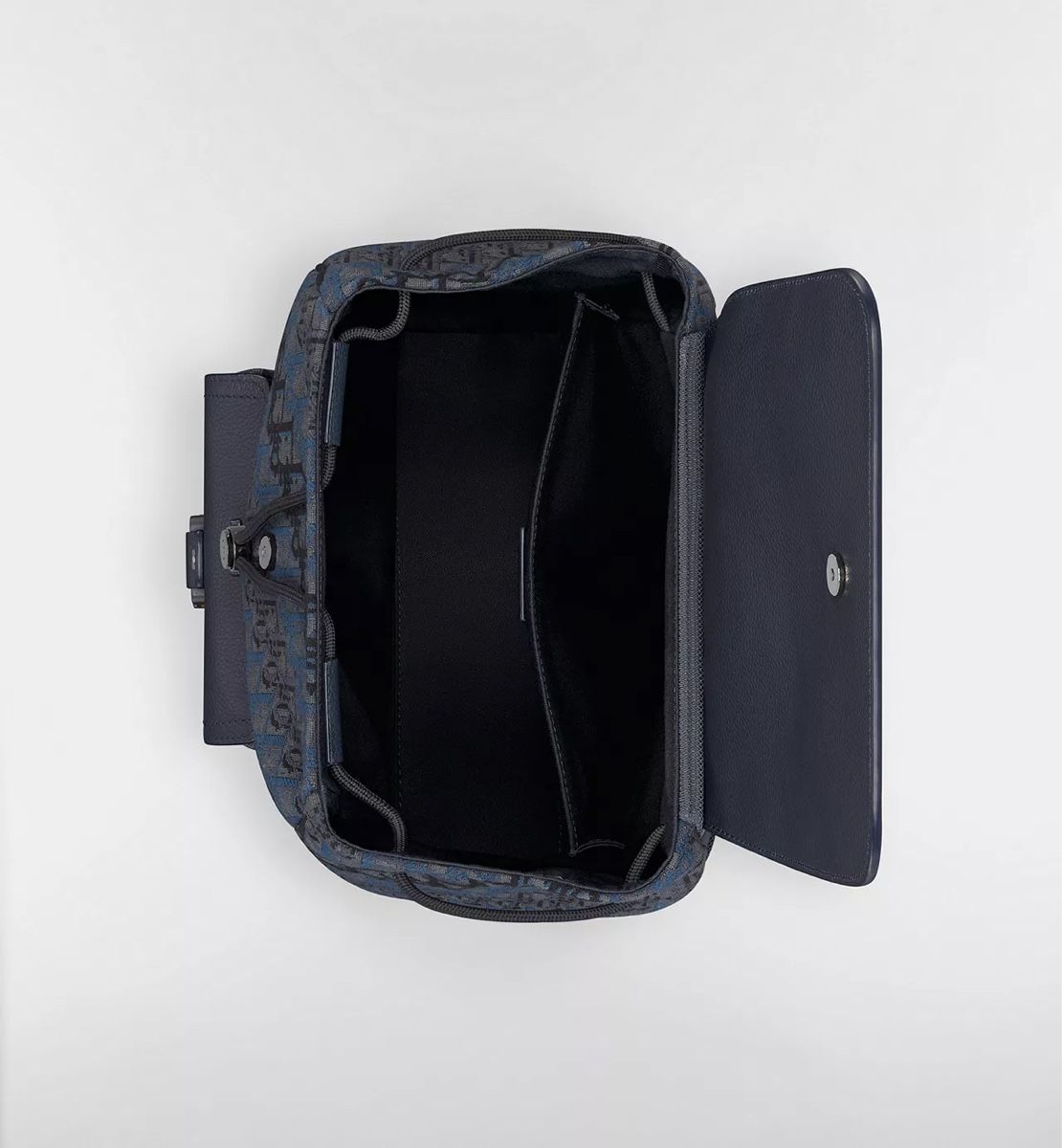Dior Zaini: DIOR Saddle Backpack with Flap – Usato da Meilen venduto da myc_h9kw 2