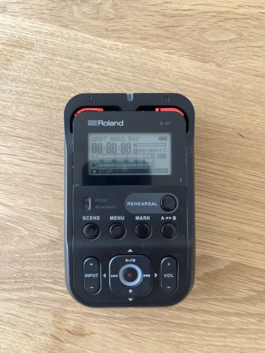 Roland Registratori: Roland R07 High-Resolution Audio Recorder – Nuovo (secondo la descrizione) da Genève venduto da fgaudin