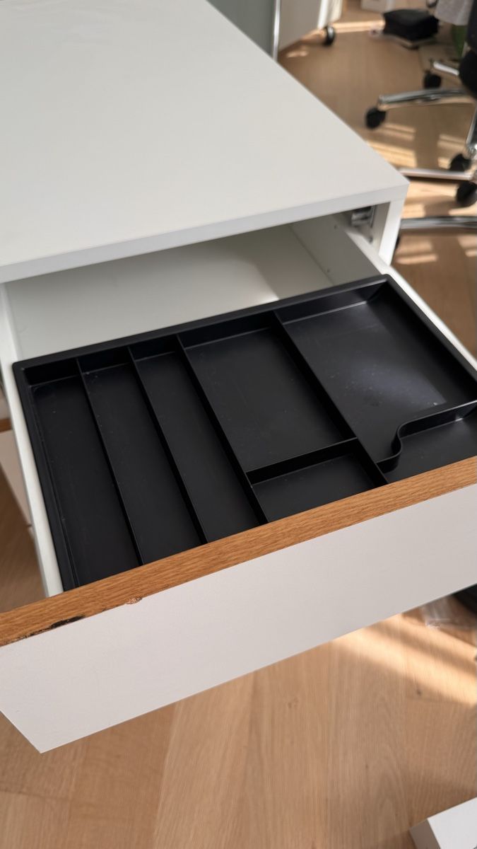 Korpus: Rollcontainer weiss, abschliessbar, auf Räder – Gebraucht aus Staad SG von kil_bnv5 2